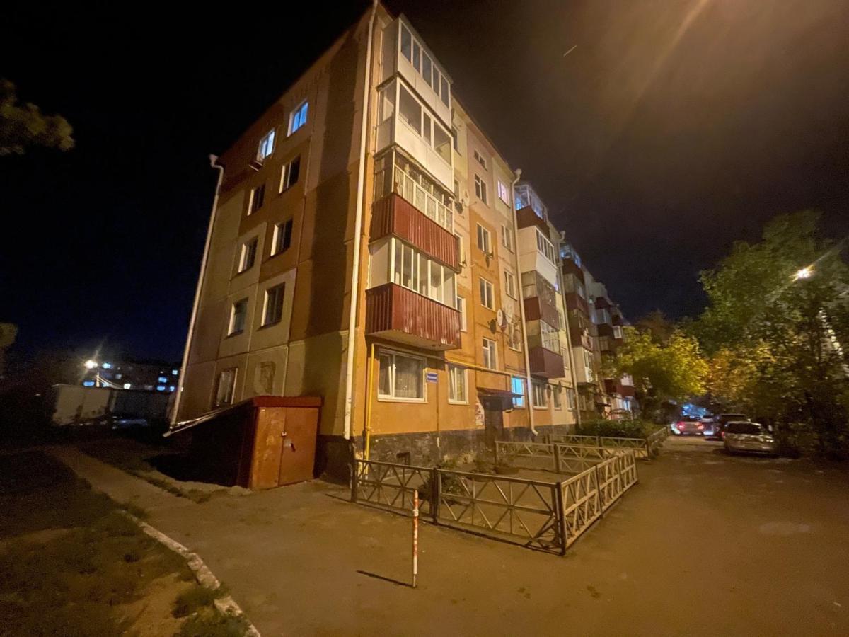 1-Комн. Квартира Целиком Интернациональная 32 С Гостиничным Сервисом Petropavlovsk Eksteriør billede